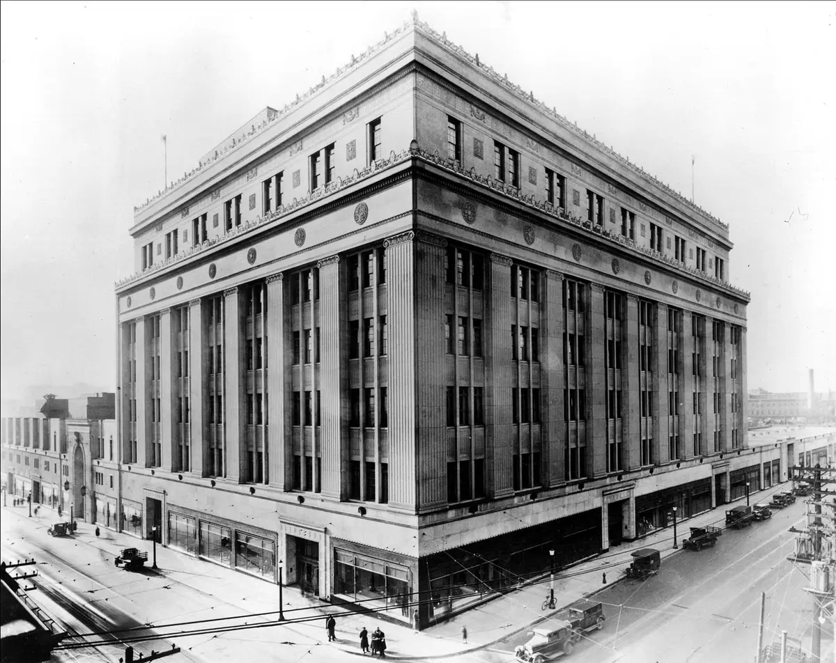 The exterior of Eaton's College Street store in Toronto, around 1930.